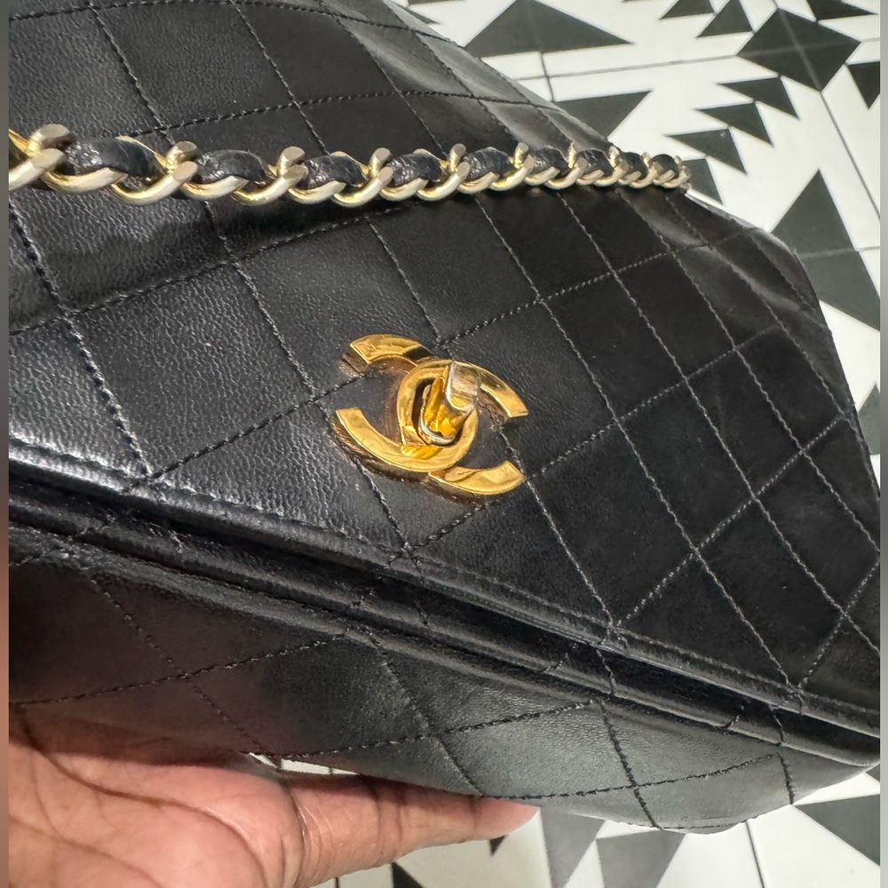 Vintage Chanel Black Quilted Shoulder Bag with Gold Chain